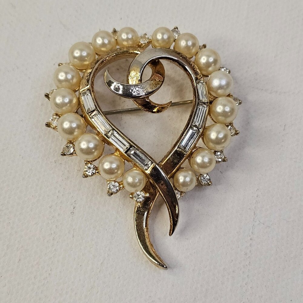 Trifari Gold Tone Heart Shape Brooch Rhinestone Faux Pearl Vintage Pin Marked